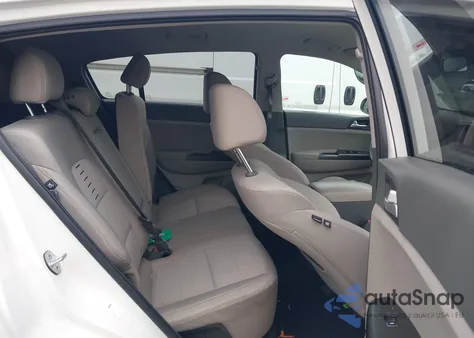 2019 Kia Sportage Lx z USA, uszkodzony, nr VIN KNDPMCAC0K7597447